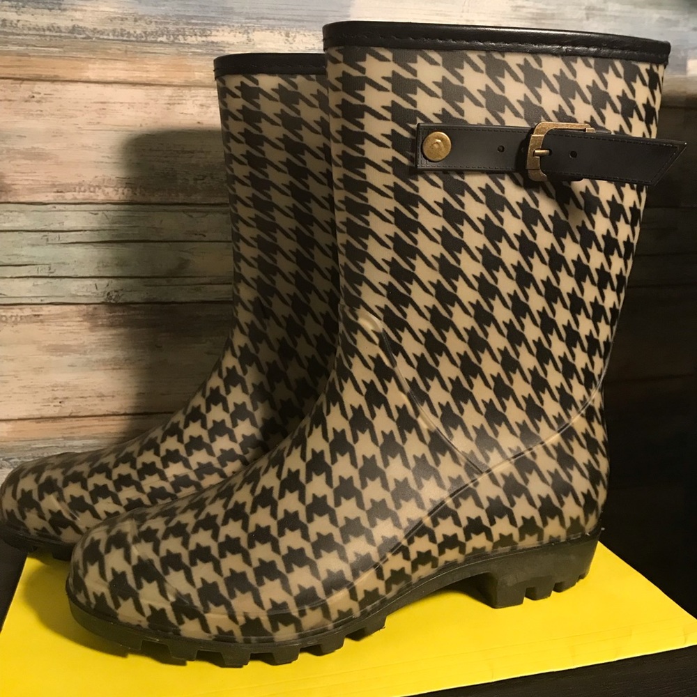 Rain boots